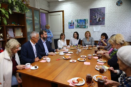 Областные парламентарии встретились с активистами ТОС «Березовый» в Свирске